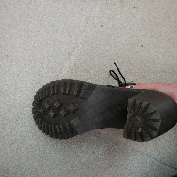 Doc Marten heeled boots - Picture 4 of 7